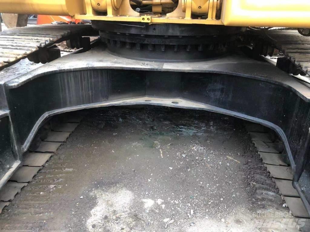 CAT 330 B L Pásové rýpadlá