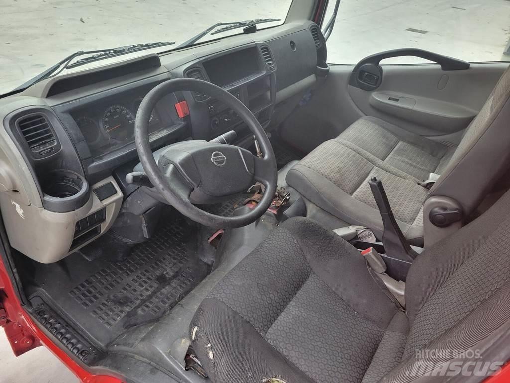 Nissan Cabstar Kabíny a interiér