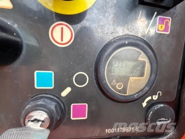 JLG 1200 SJP Teleskopické plošiny