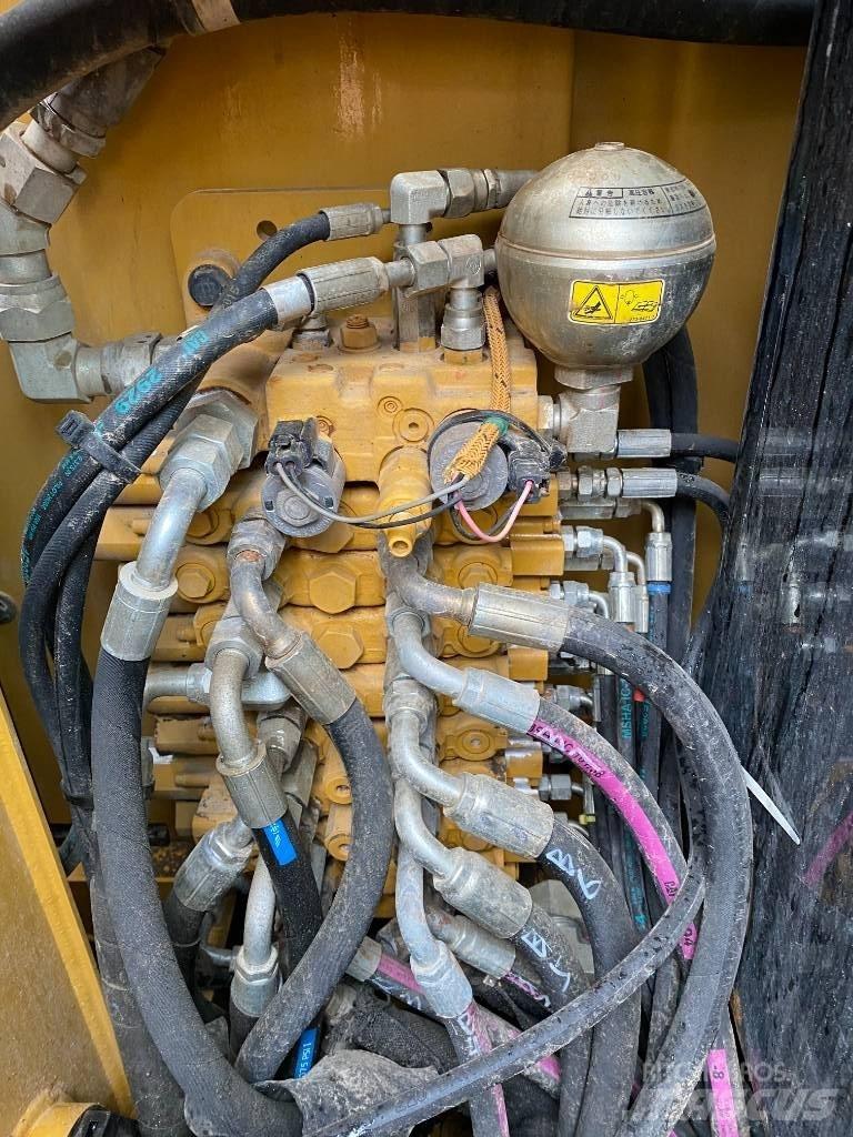 CAT 305.5 Pásové rýpadlá