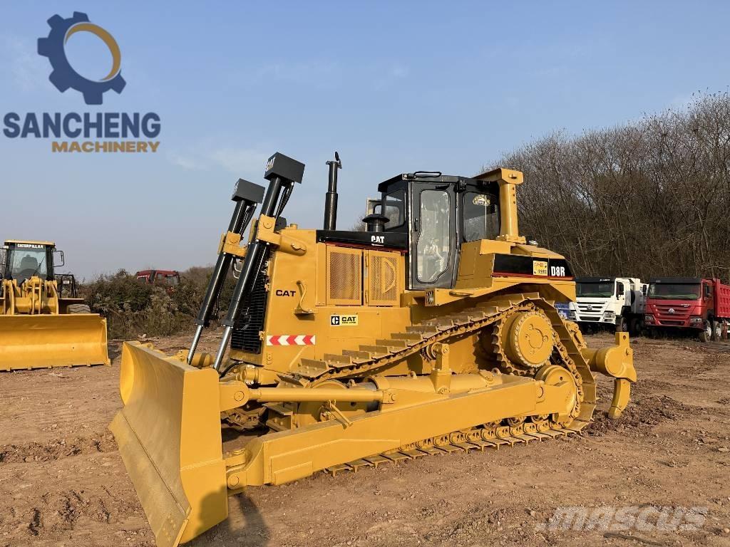 CAT D 8 R Pásové dozéry