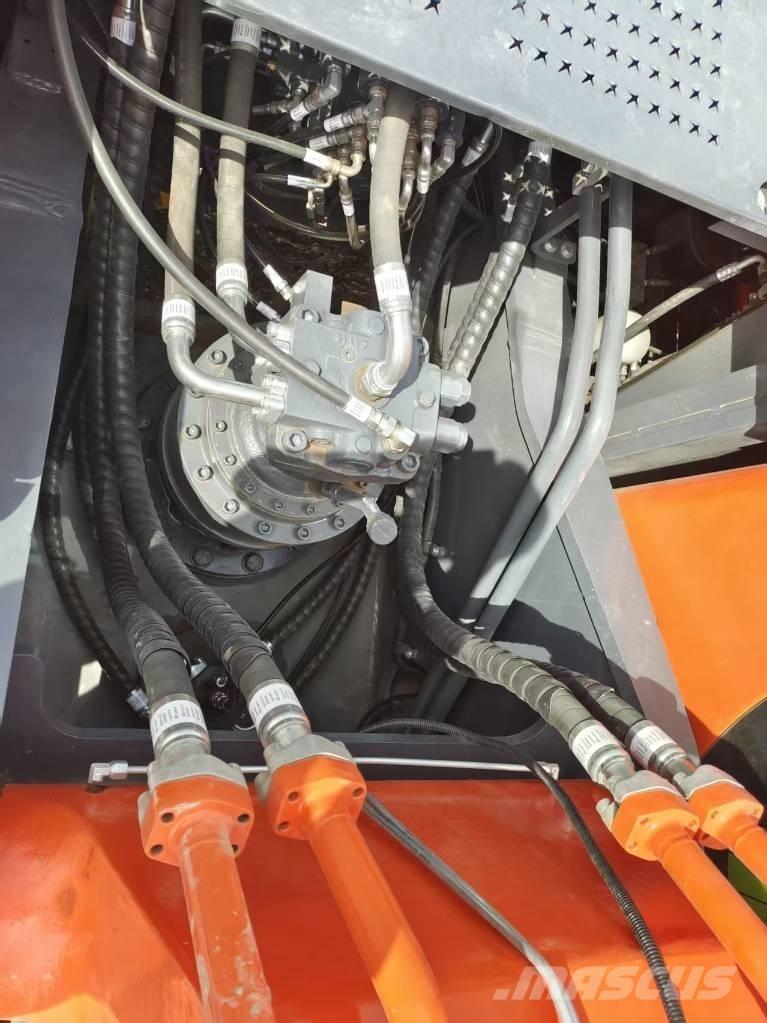 Doosan DX 300 LC-9C Pásové rýpadlá