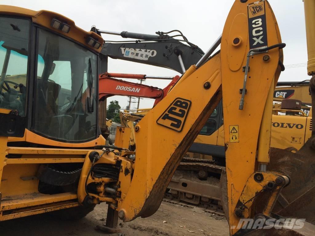 JCB 3CX Rýpadlo-nakladače