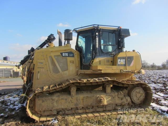 CAT D 7 E Pásové dozéry