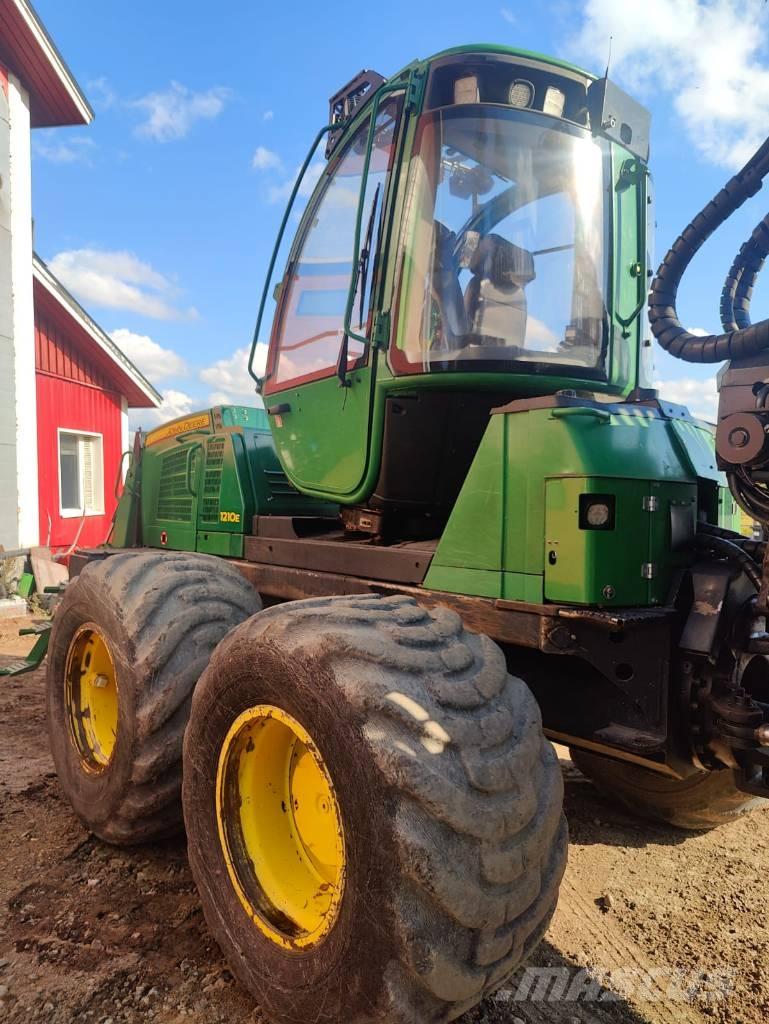 John Deere 1210E Lesné traktory