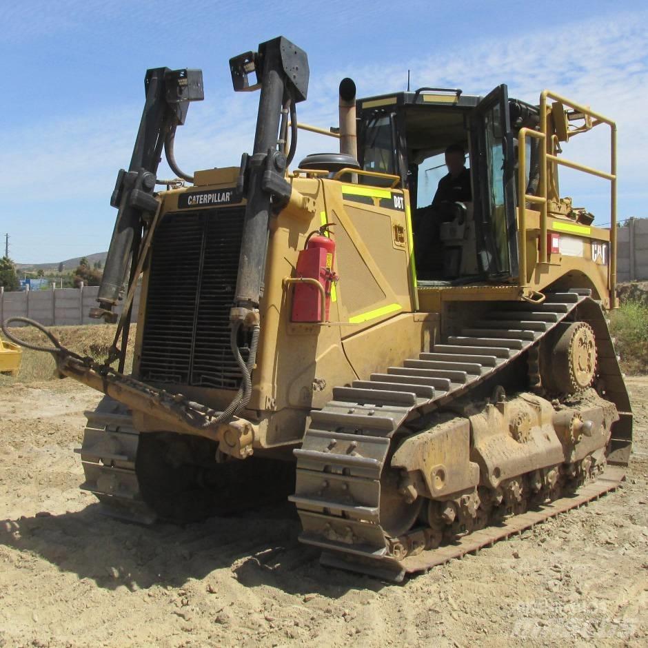 CAT D 8 T Pásové dozéry