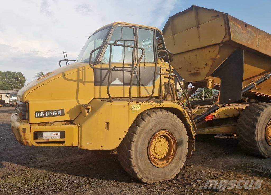 CAT 730 Kĺbové nákladné autá
