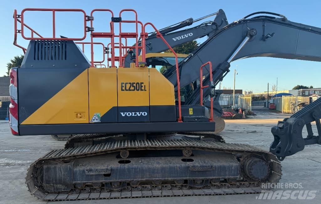 Volvo EC 250 EL Pásové rýpadlá