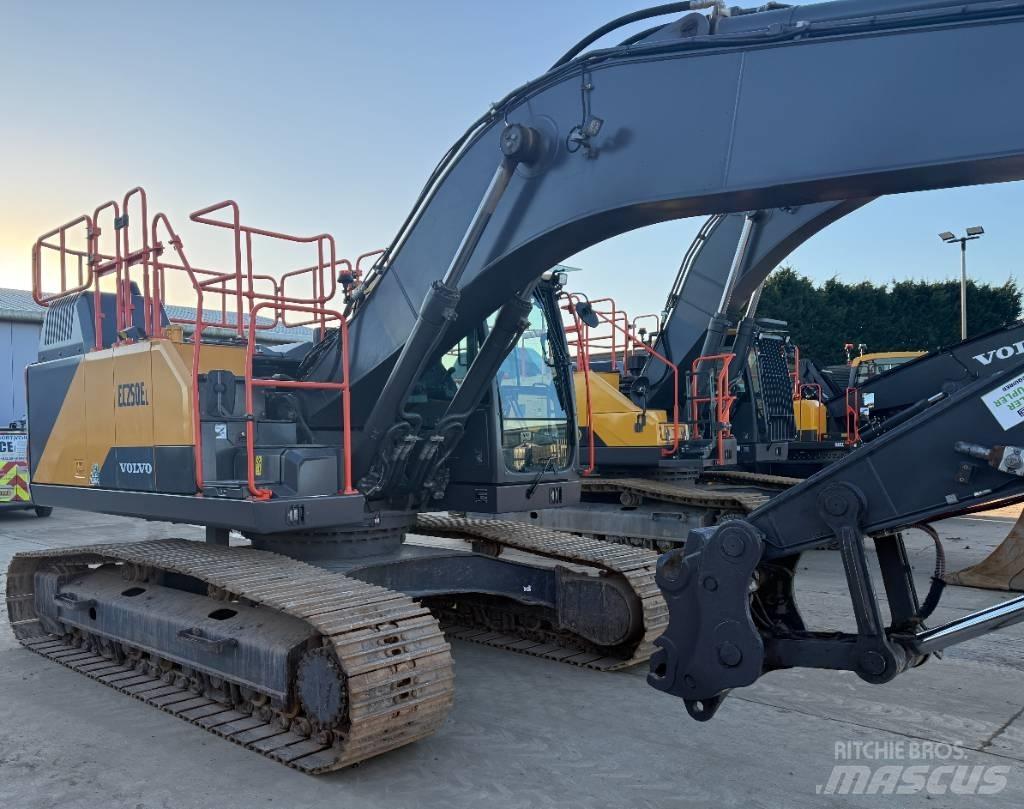 Volvo EC 250 EL Pásové rýpadlá