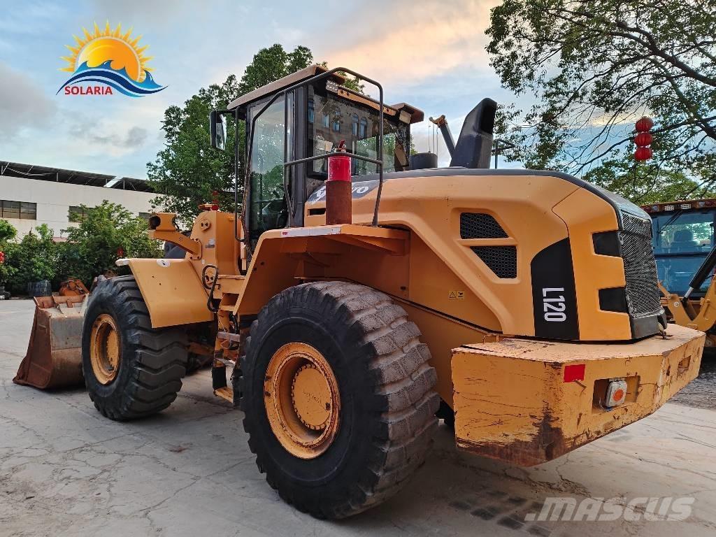 Volvo L 120 Kolesové nakladače