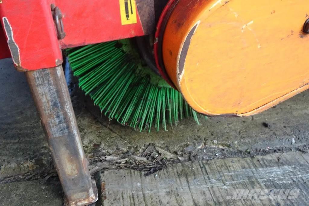 Dücker Veegmachine Zametacie vozidlá