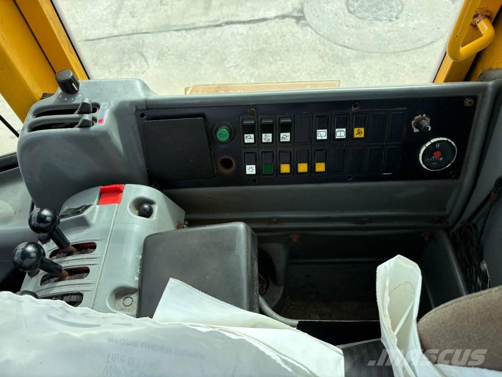 Volvo L110E Kolesové nakladače