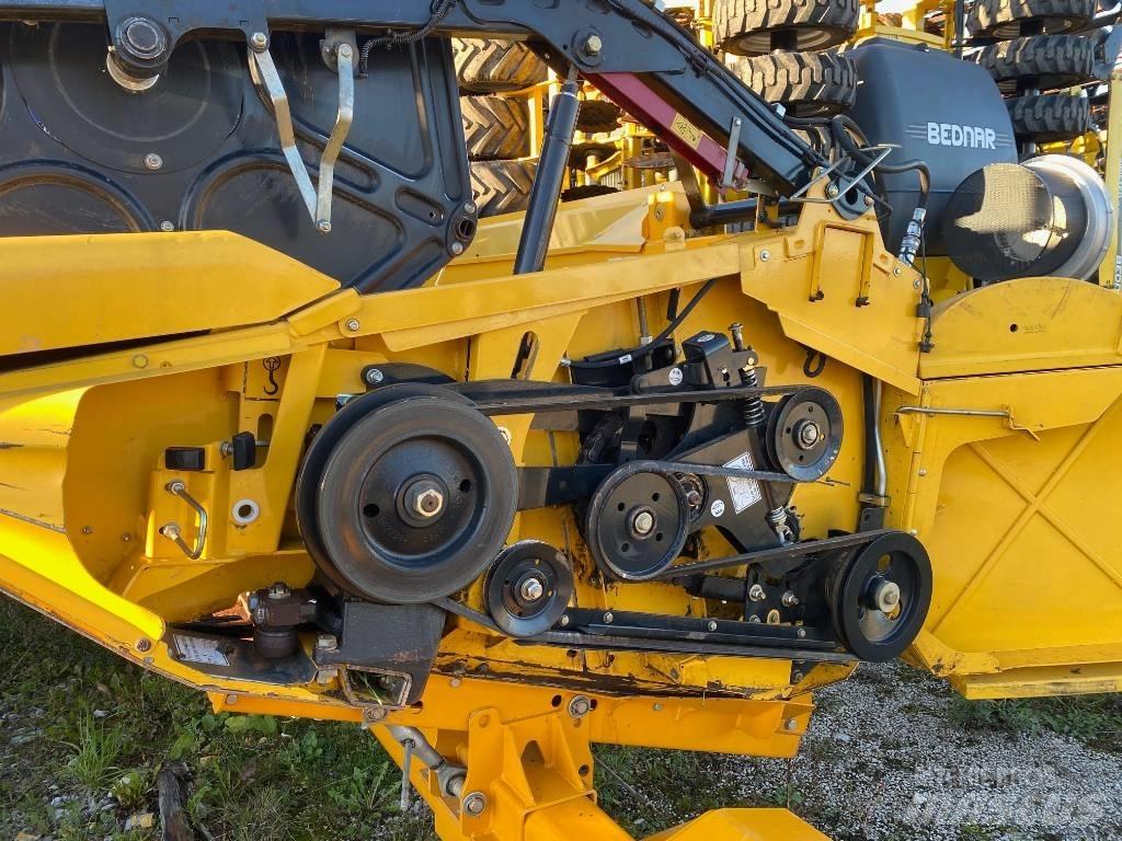 New Holland CX 8.90 Kombinované zberacie stroje