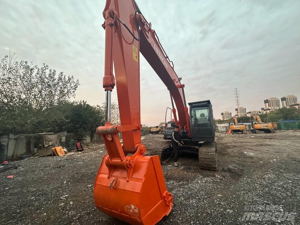 Hitachi ZX 200 Pásové rýpadlá