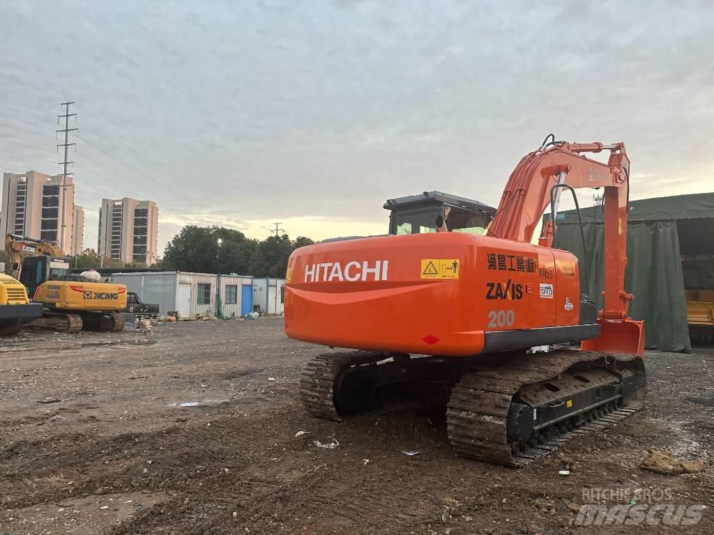 Hitachi ZX 200 Pásové rýpadlá