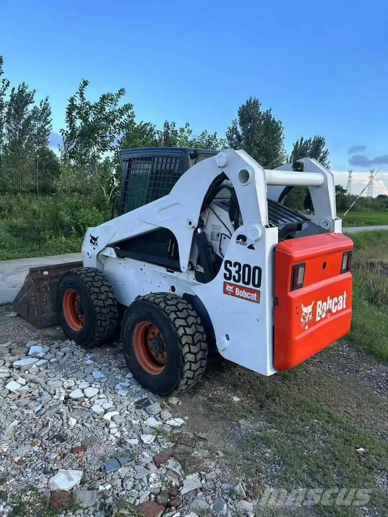 Bobcat S 300 Šmykom riadené nakladače