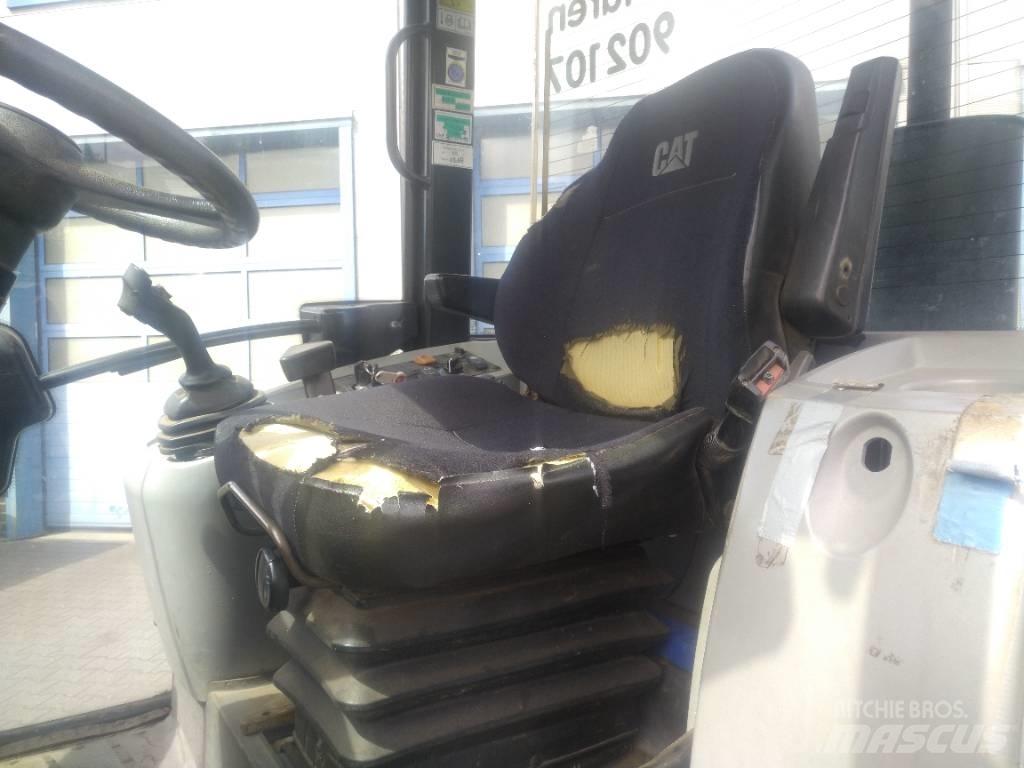 CAT 907 H Kolesové nakladače