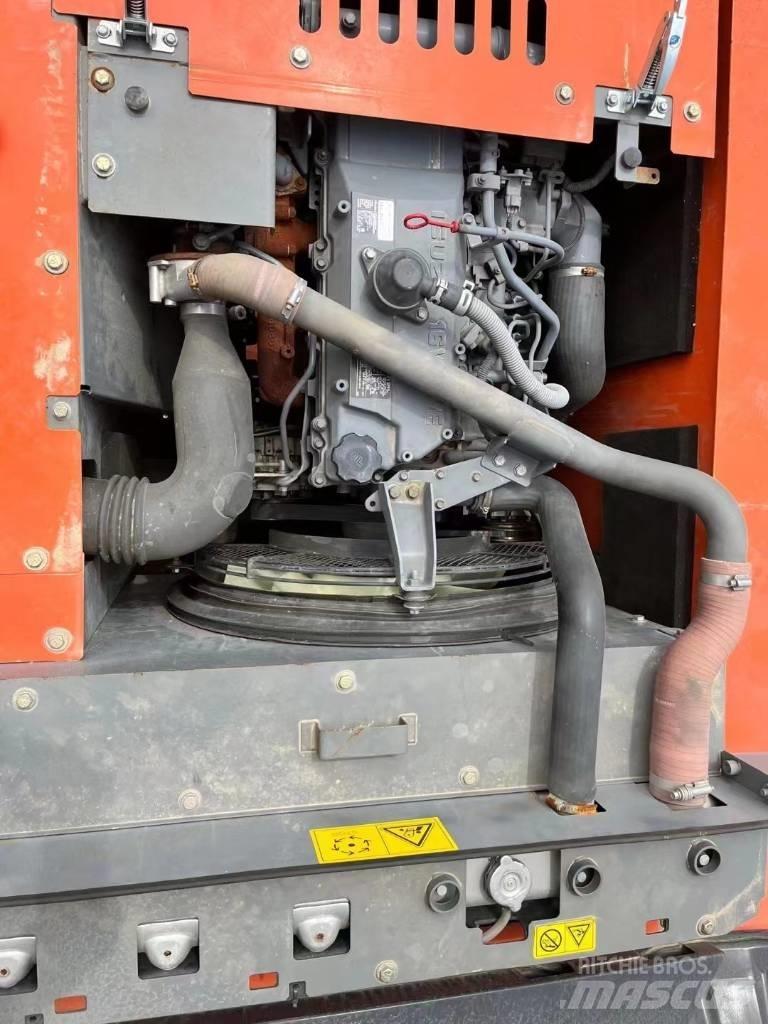 Hitachi ZX 240-3 Pásové rýpadlá