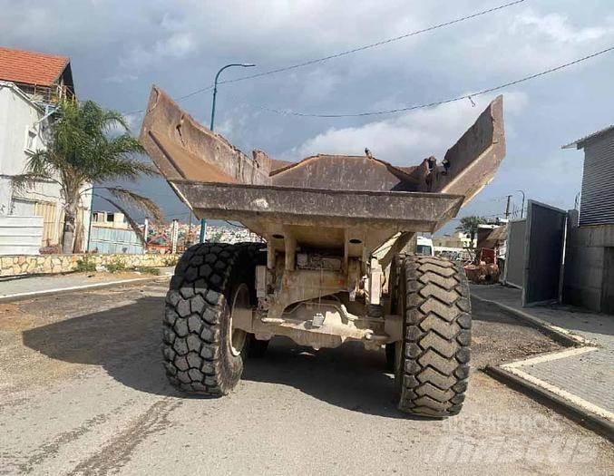 CAT 730C Ďalšie nákladné vozidlá
