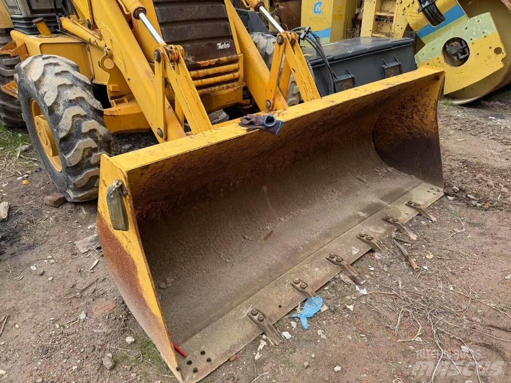 JCB 3 CX Rýpadlo-nakladače