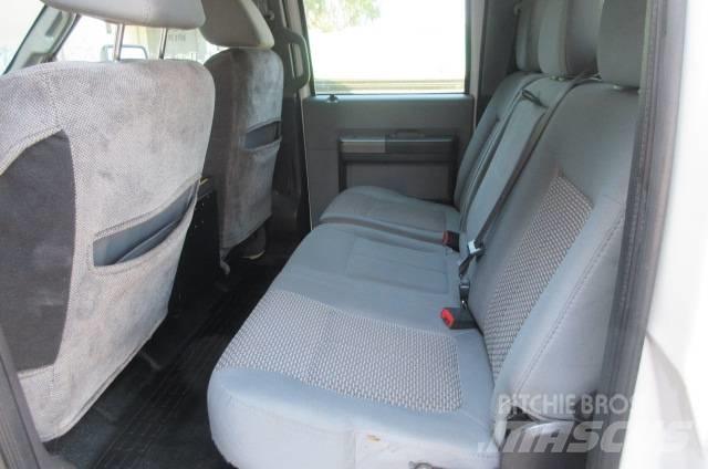 Ford F 550 Plošinové nákladné automobily/nákladné automobily so sklápacími bočnicami