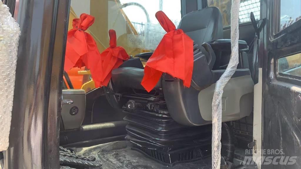 CAT 320 D Pásové rýpadlá
