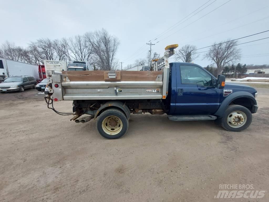 Ford F 550 XLT Snežné pluhy, predné snežné radlice