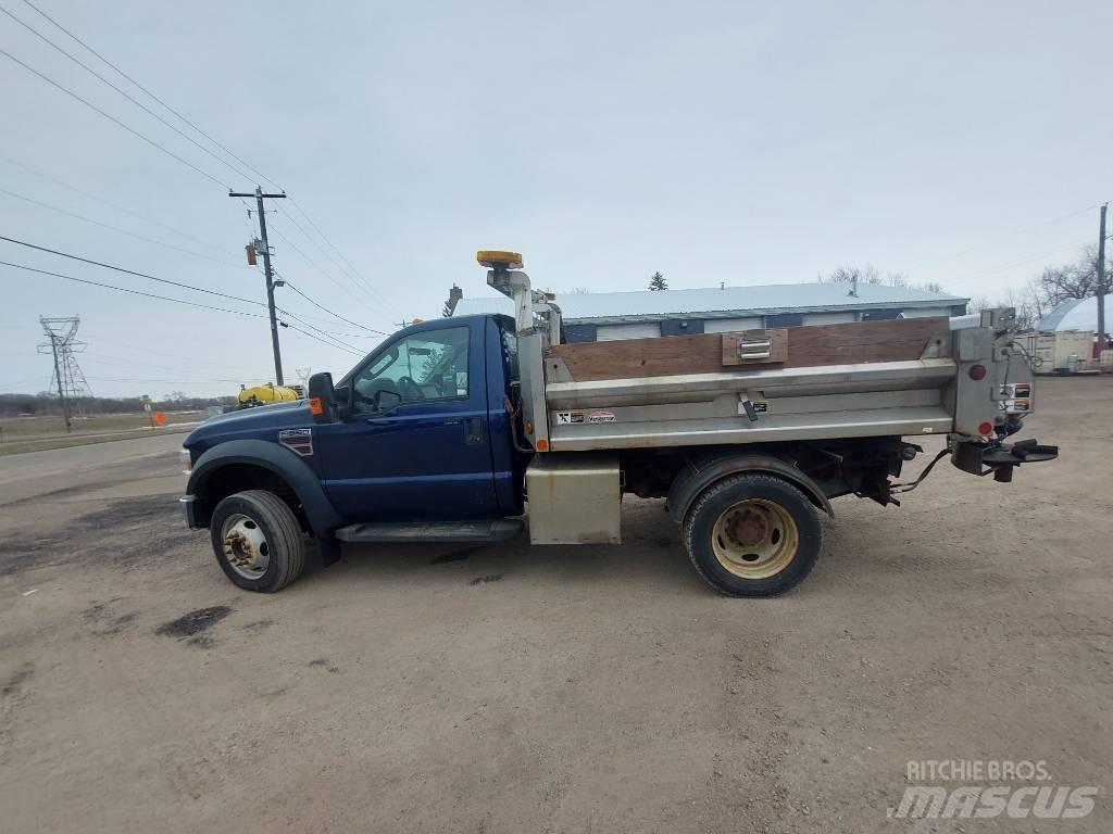 Ford F 550 XLT Snežné pluhy, predné snežné radlice