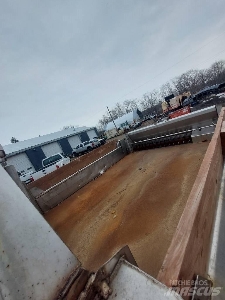 Ford F 550 XLT Snežné pluhy, predné snežné radlice
