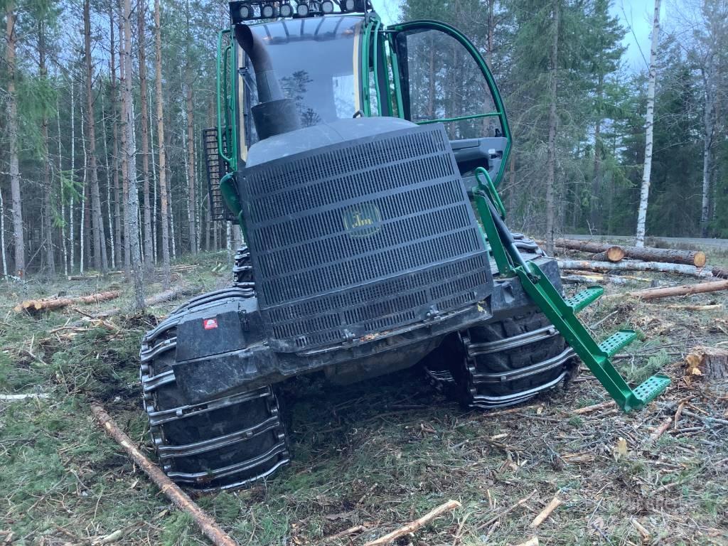 John Deere 1210 G Lesné traktory