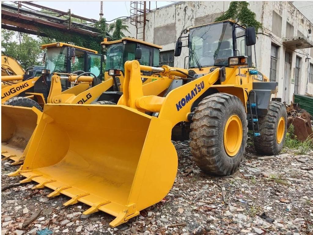 Komatsu WA 320-5 Kolesové nakladače