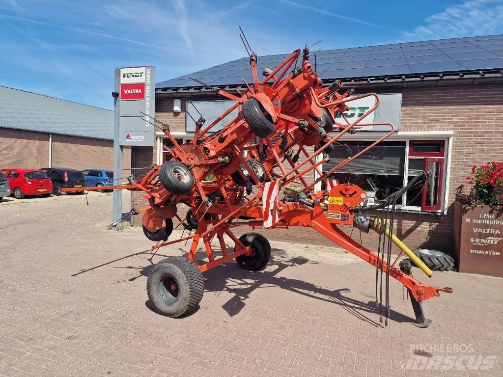 Kuhn GF 10802 T Obracače a zhrabovače sena