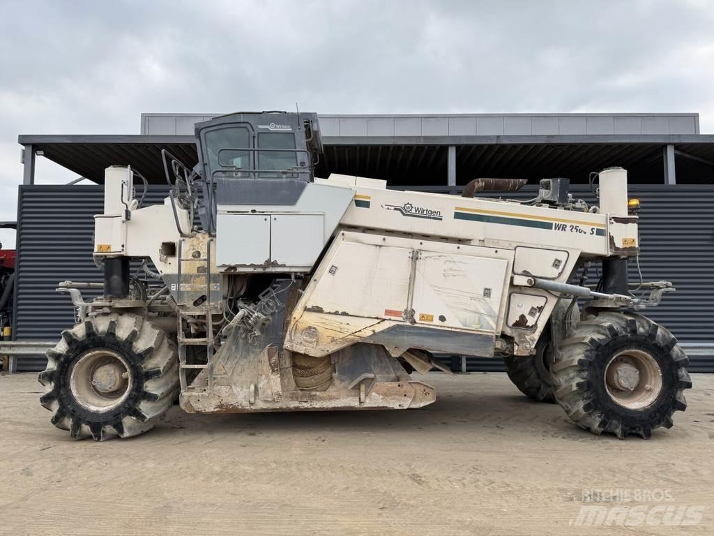 Wirtgen WR 2500S Recyklovače asfaltu