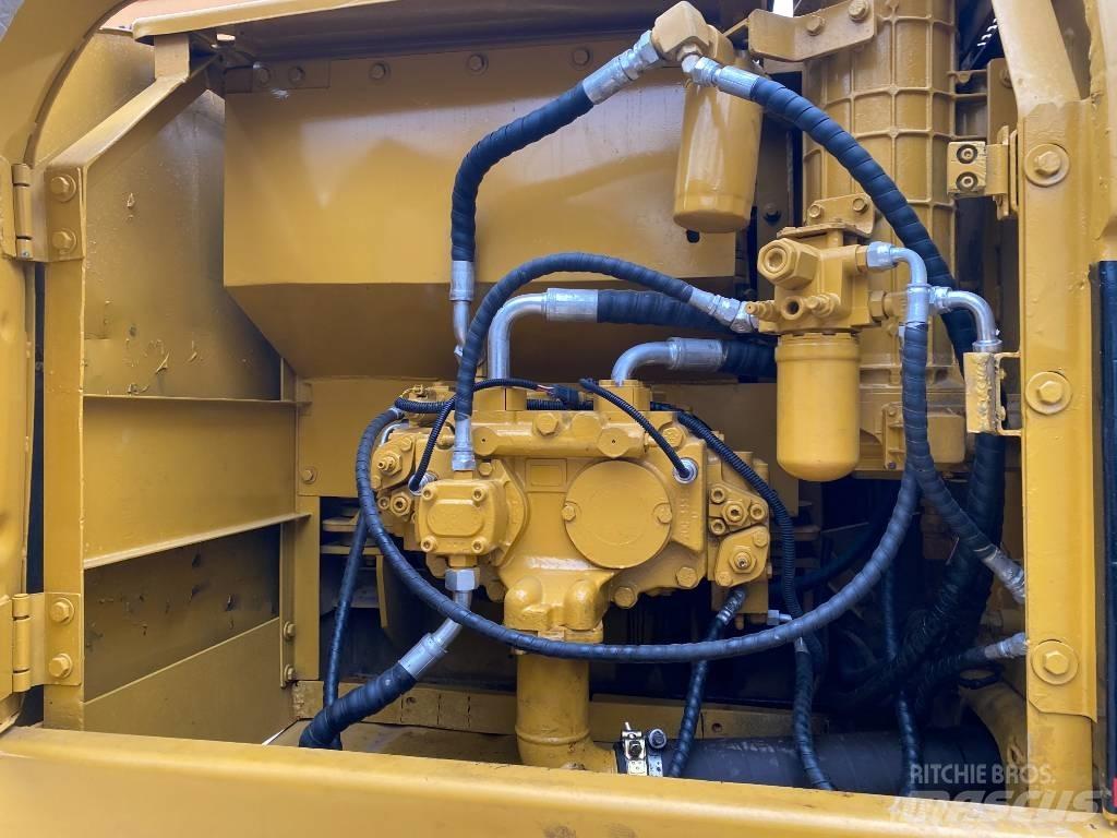 CAT 320 C L Pásové rýpadlá
