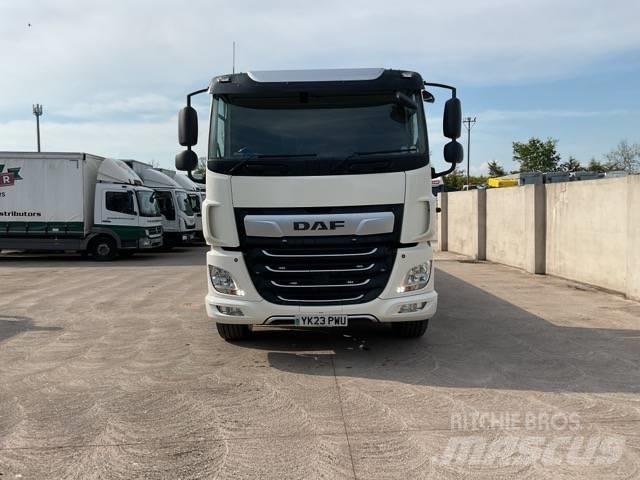 DAF CF 450 Valník s navijakom