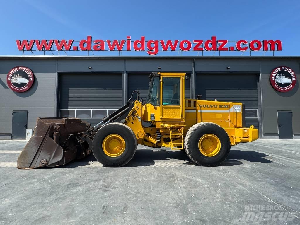Volvo L90B Kolesové nakladače