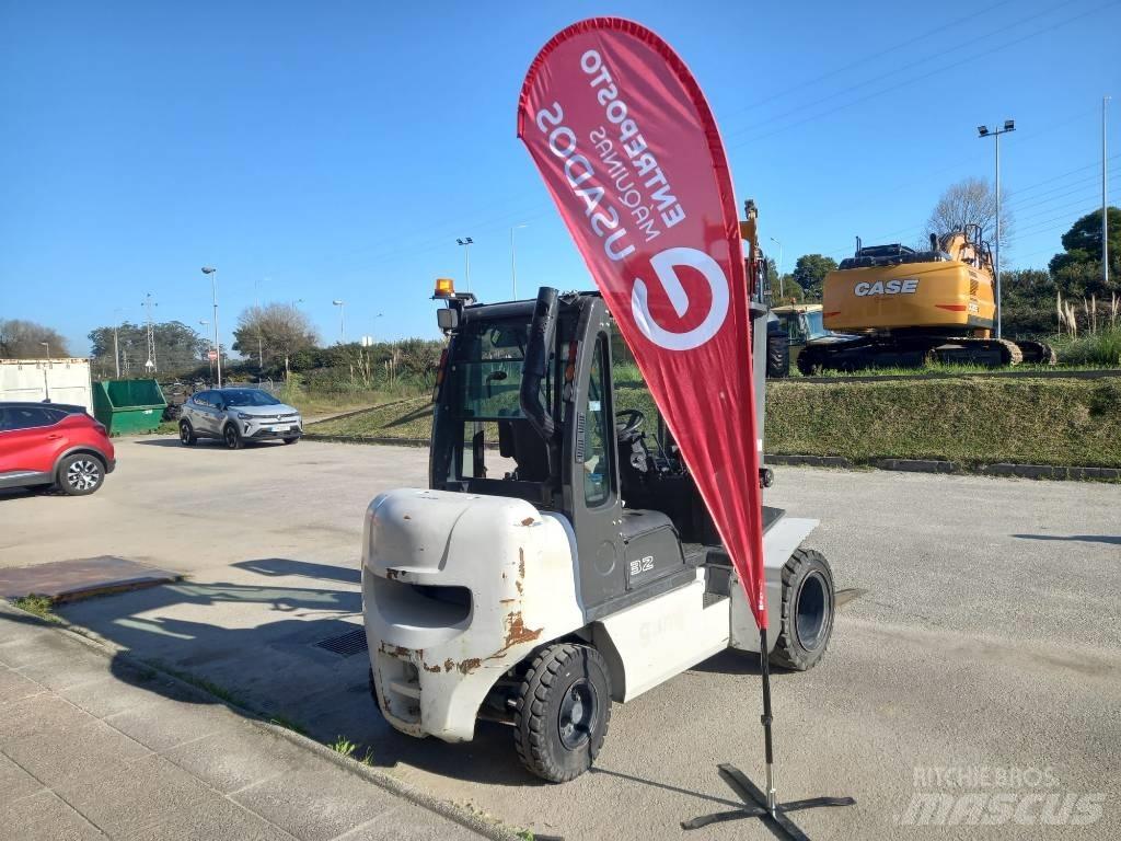 UniCarriers D32 Dieselové vozíky
