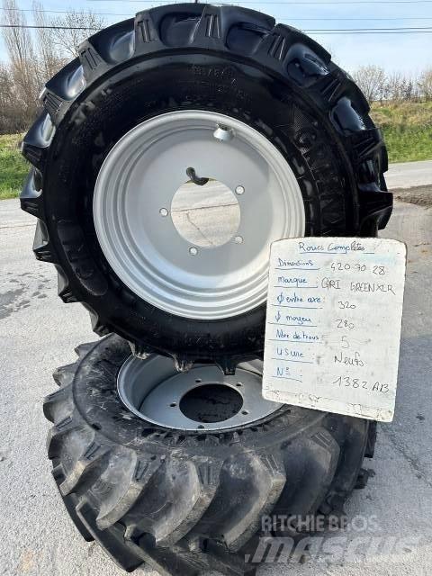  GREENEX 320/70R28 Pneumatiky, kolesá a ráfiky