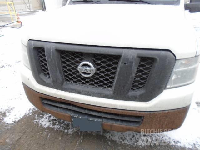 Nissan NV2500HD Skriňová nadstavba