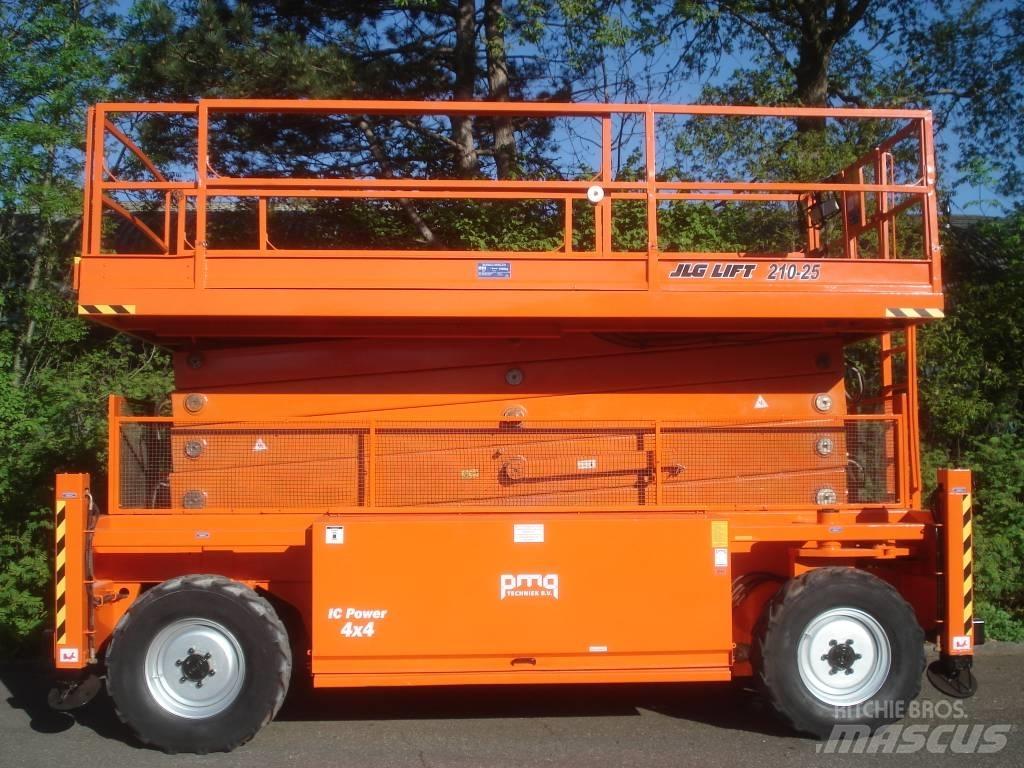 JLG 210-25 Nožnicové zdvíhacie plošiny