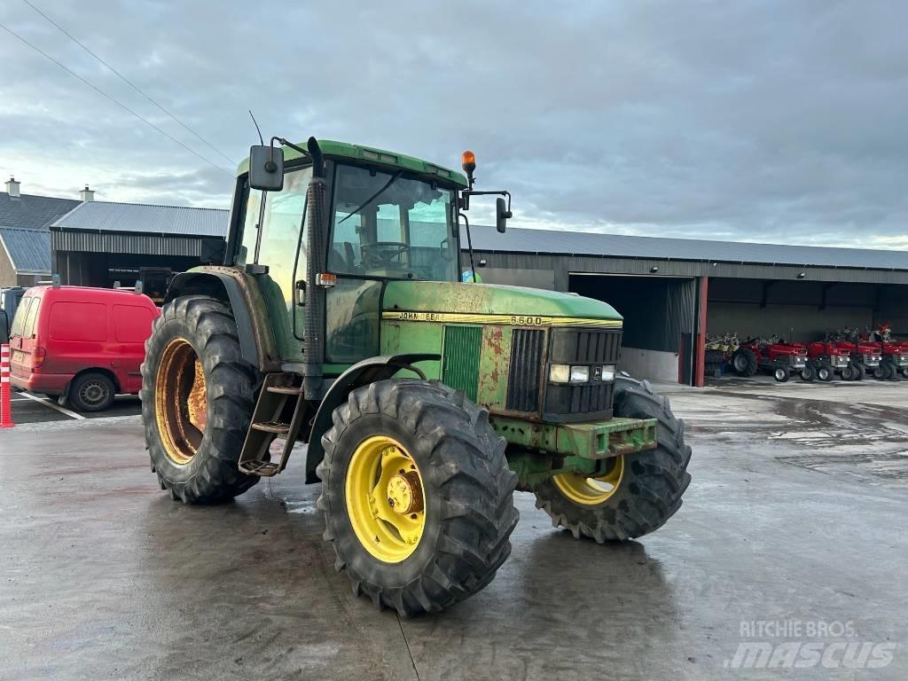 John Deere 6600 Traktory