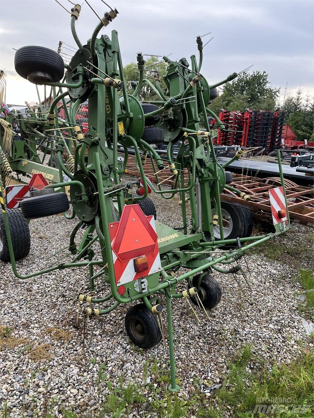 Krone KW 8.82/8 Obracače a zhrabovače sena