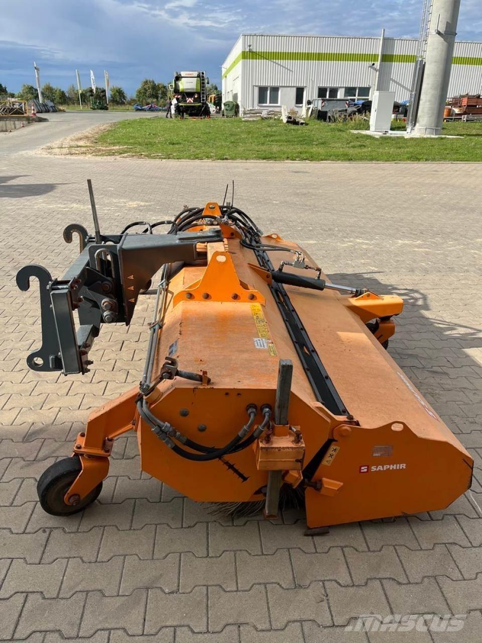 Saphir PKM 29 Zametacie stroje