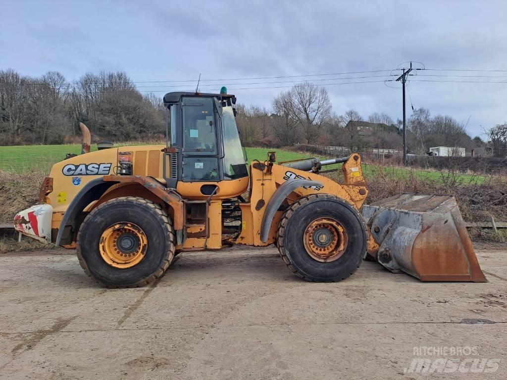 CASE 921 F Kolesové nakladače