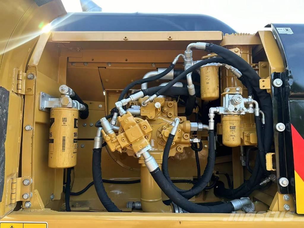 CAT 330 D L Pásové rýpadlá