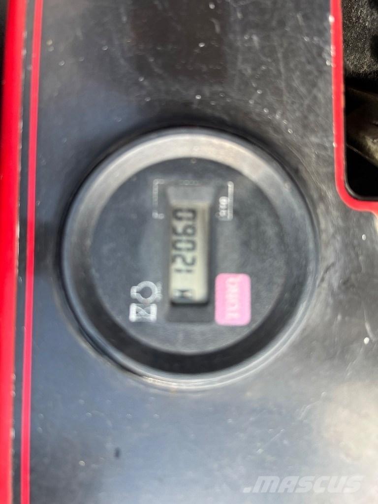 Toro Procore 648 Aerátory a odmachovače