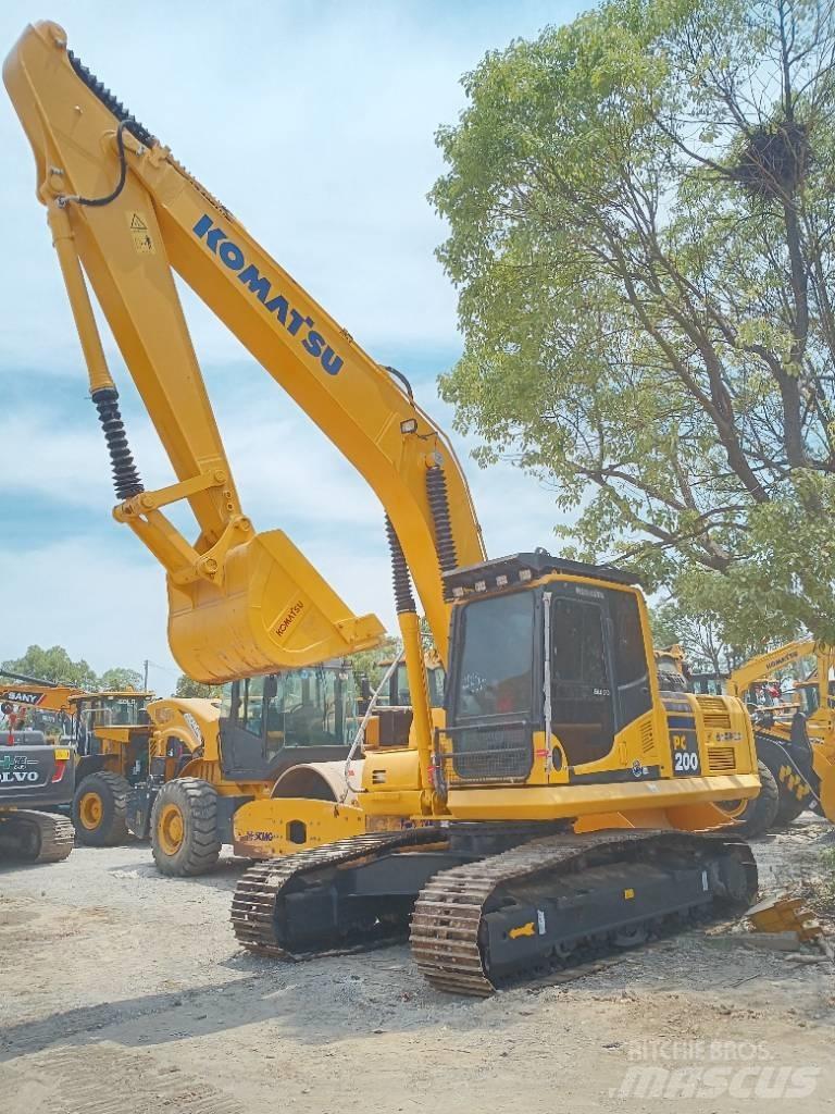 Komatsu PC 200 Pásové rýpadlá