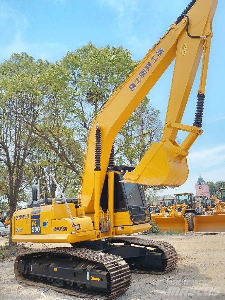 Komatsu PC 200 Pásové rýpadlá