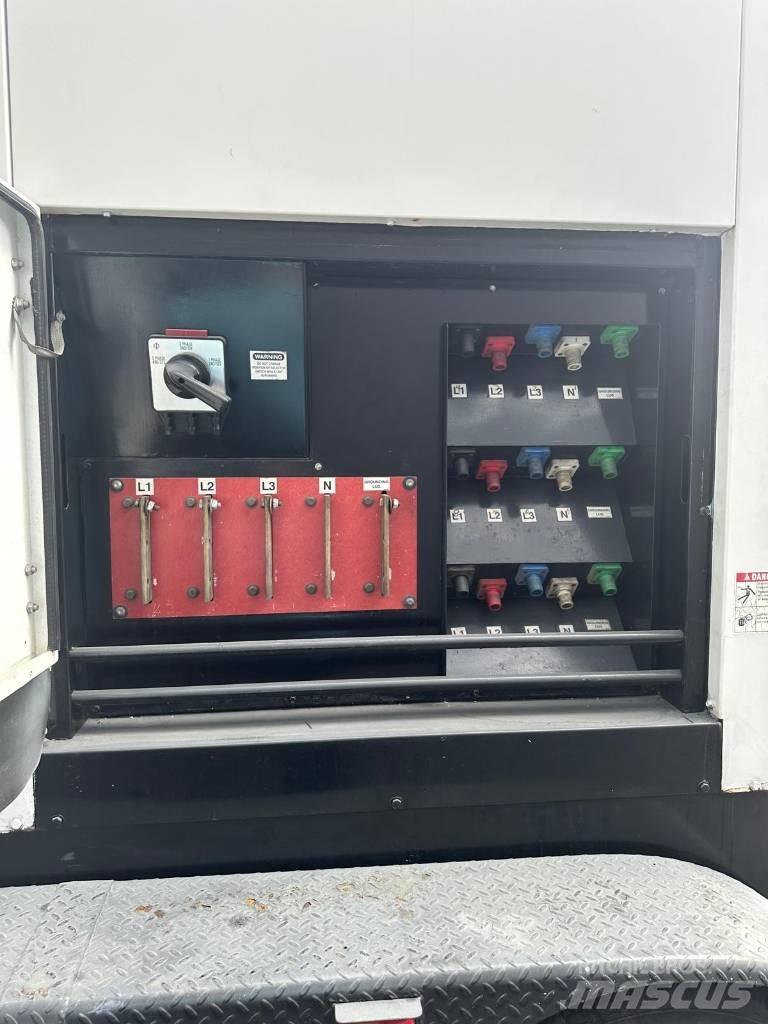 Cummins C300D6R Naftové generátory