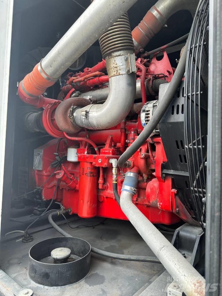 Cummins C300D6R Naftové generátory